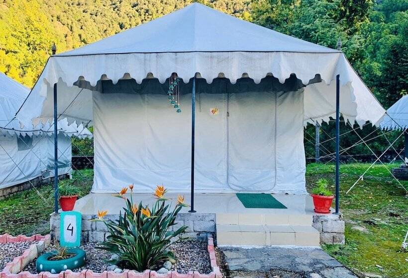 בית מלון כפרי Tatva Bir Tents And