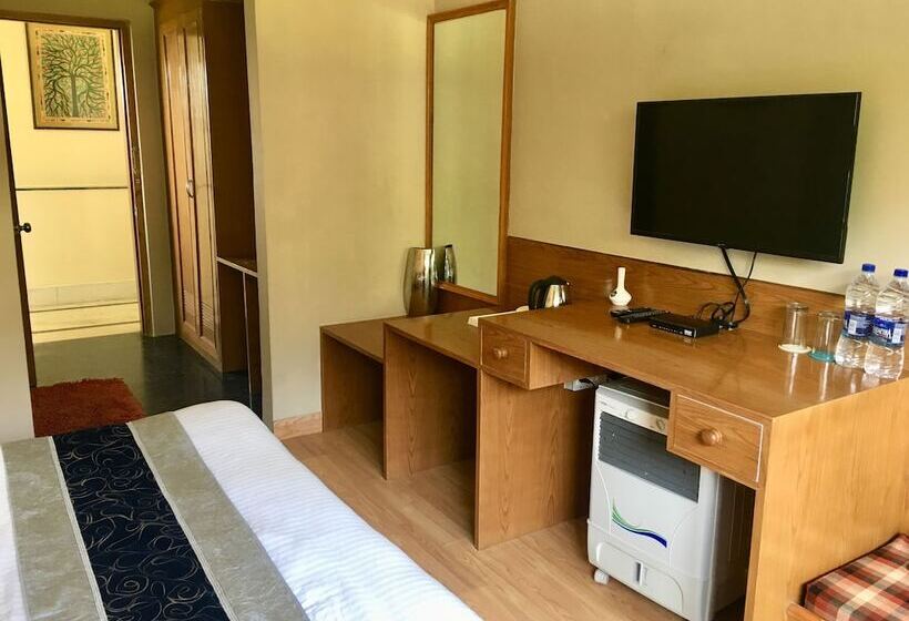 בית מלון כפרי Tatva Bir Tents And