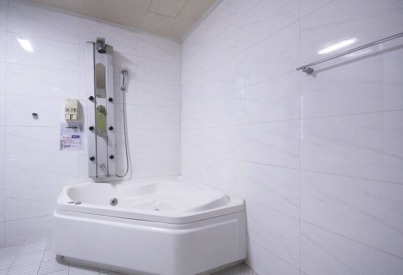 מוטל Daegu Icheondong W New York