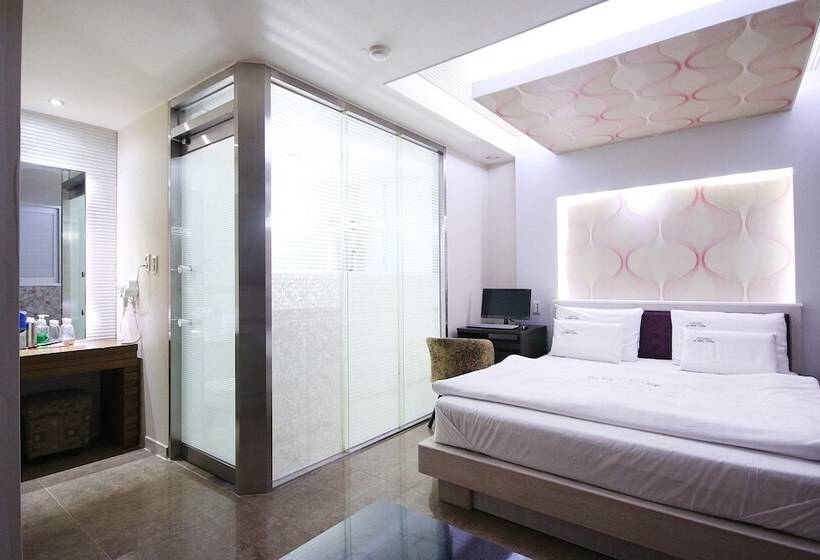 מוטל Daegu Icheondong W New York