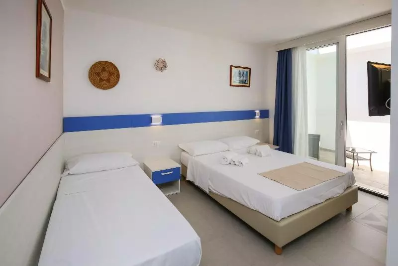 ペンション The Square Castelsardo