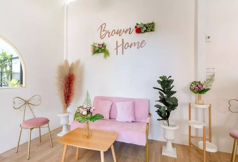 Hotelli Brown Home Sattahip @ 19