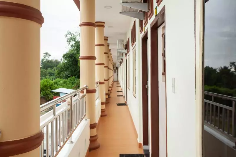 Hotelli Sopou Penginapan Rinal & Tuah By Oyo Rooms