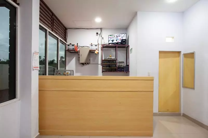 Hotelli Sopou Penginapan Rinal & Tuah By Oyo Rooms