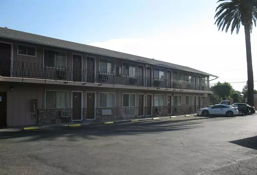 Fremont Frontier Motel