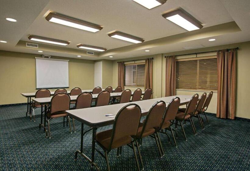 בית מלון כפרי Amerivu Inn And Suites Waconia