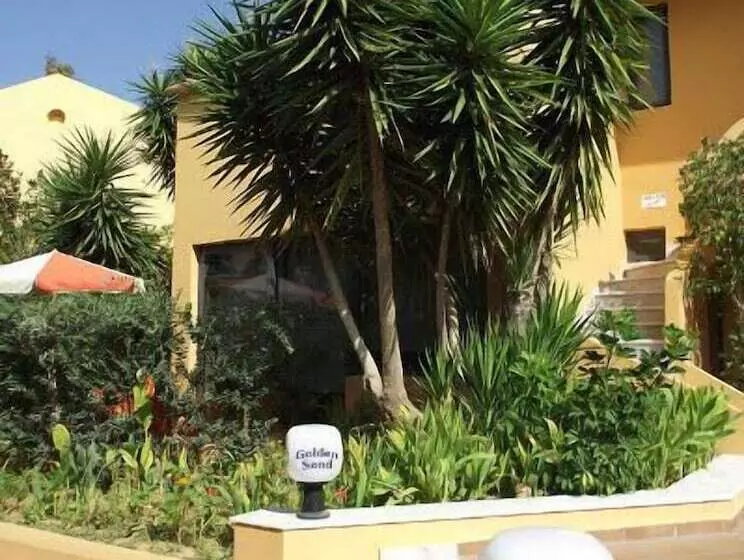 Отель Golden Sand