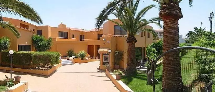 Отель Golden Sand