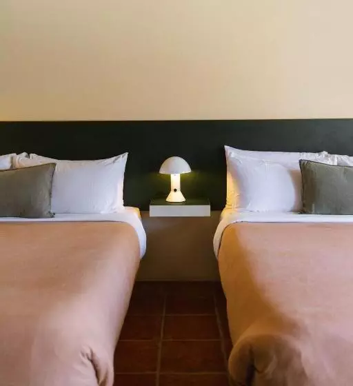 酒店 Hummingbird Inn