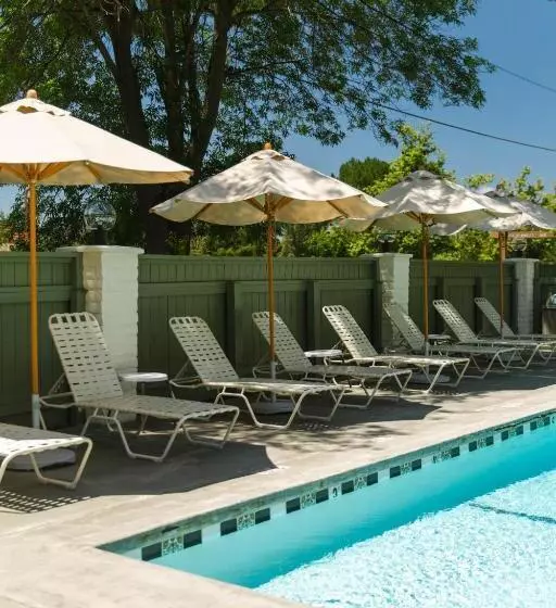 酒店 Hummingbird Inn