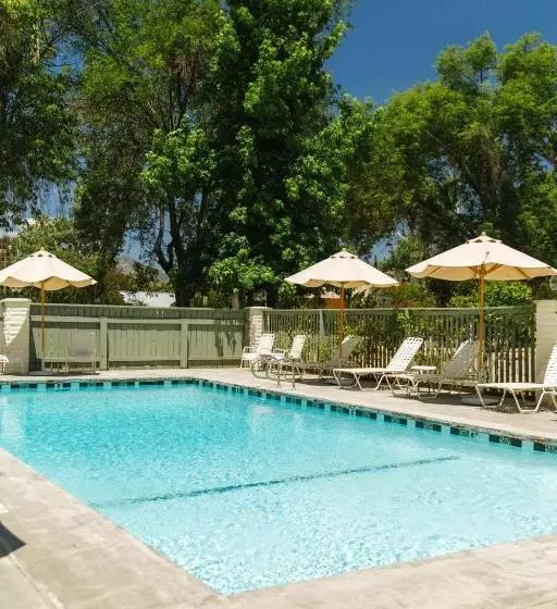 酒店 Hummingbird Inn