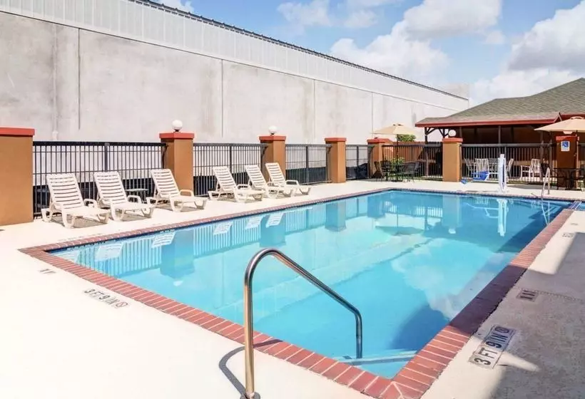 酒店 Springwood Suites Houston Iah Beltway 8