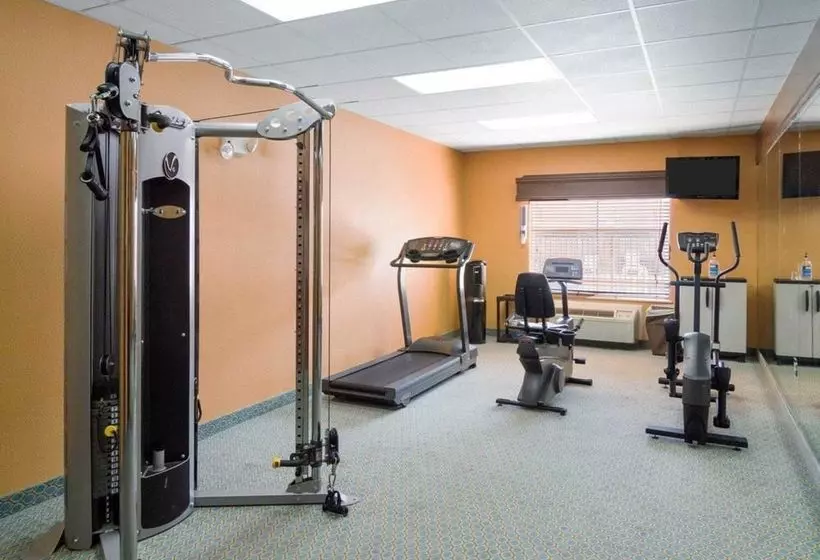 酒店 Springwood Suites Houston Iah Beltway 8