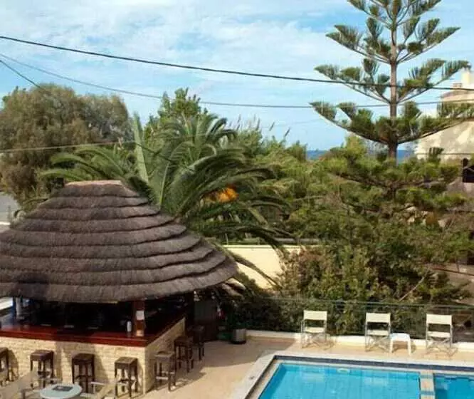 ホテル Semiramis Suites