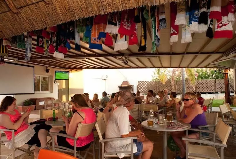 ホテル Semiramis Suites