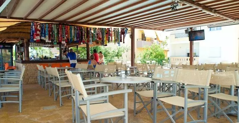 ホテル Semiramis Suites