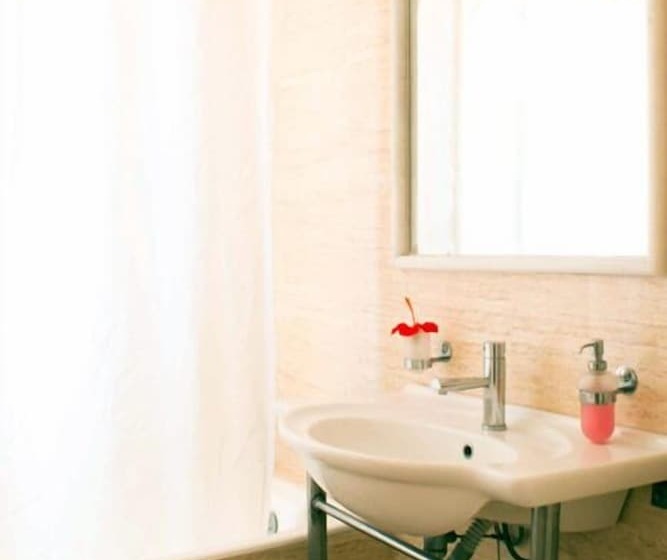 Отель Semiramis Suites