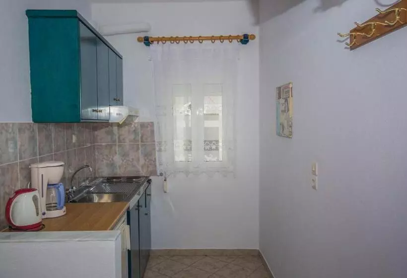 هتل Studios Nelli Alonissos