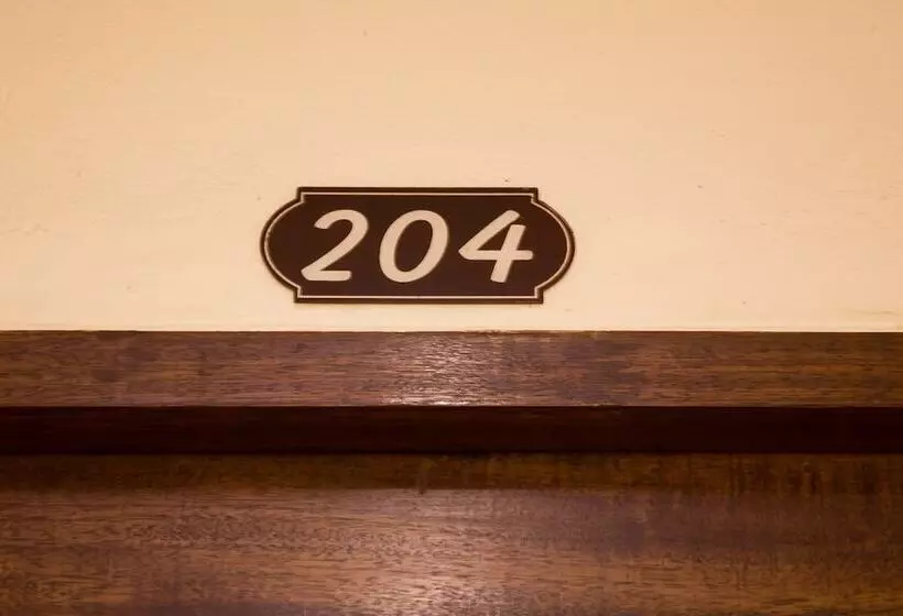 Hotel Grand Orchid Inn