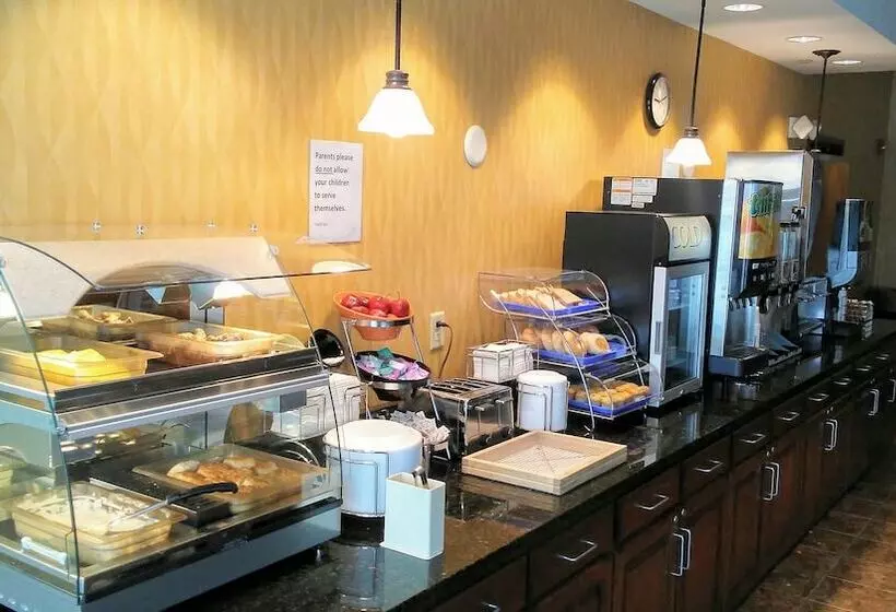 Astoria Hotel & Suites   Glendive