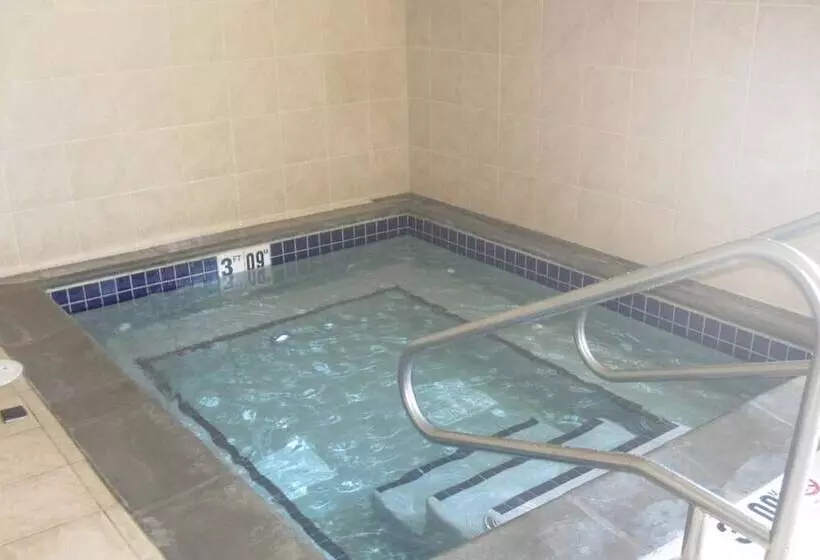 Astoria Hotel & Suites   Glendive