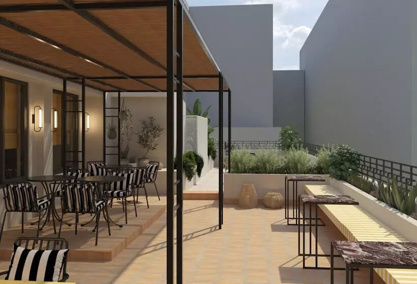 Hotelli Astikon House