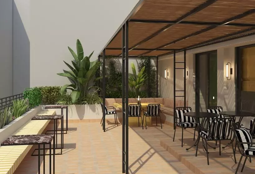 Hotelli Astikon House