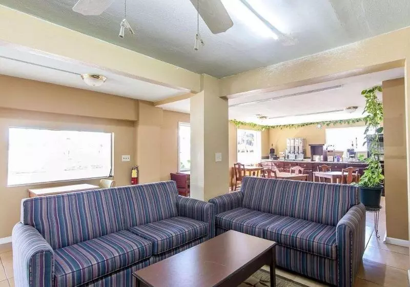 ホテル Days Inn By Wyndham Calhoun Ga I75 And Us41