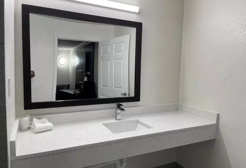 ホテル Days Inn By Wyndham Calhoun Ga I75 And Us41