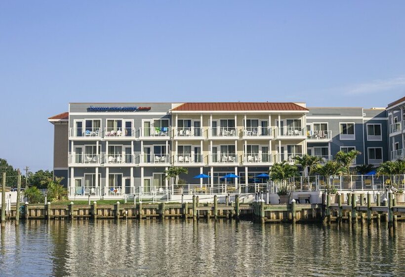 Отель Fairfield Inn & Suites By Marriott Chincoteague Island Waterfront