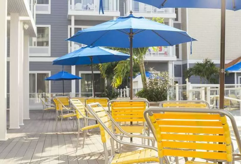 Отель Fairfield Inn & Suites By Marriott Chincoteague Island Waterfront