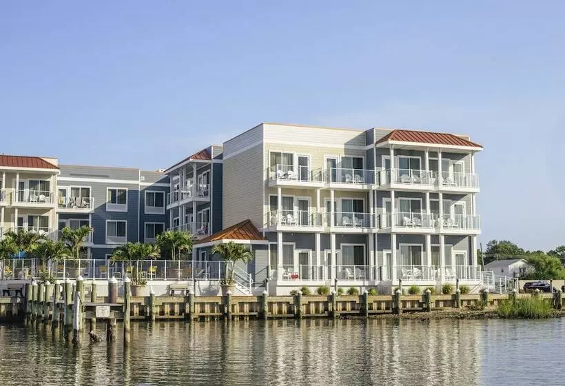 Отель Fairfield Inn & Suites By Marriott Chincoteague Island Waterfront