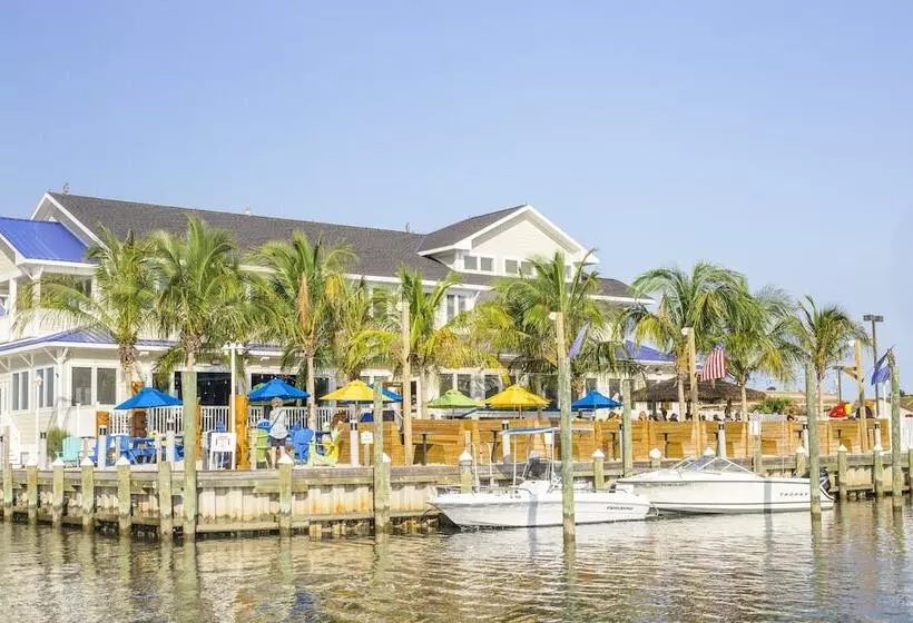 Отель Fairfield Inn & Suites By Marriott Chincoteague Island Waterfront