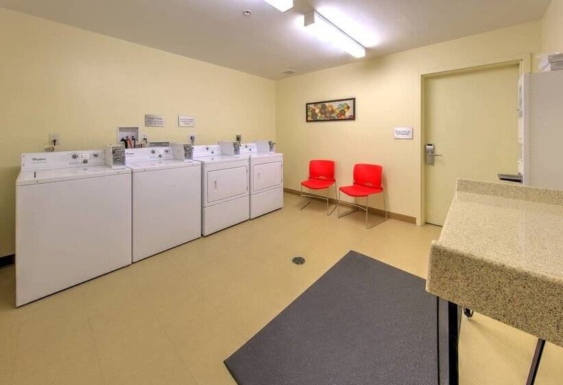 Отель Fairfield Inn & Suites By Marriott Chincoteague Island Waterfront