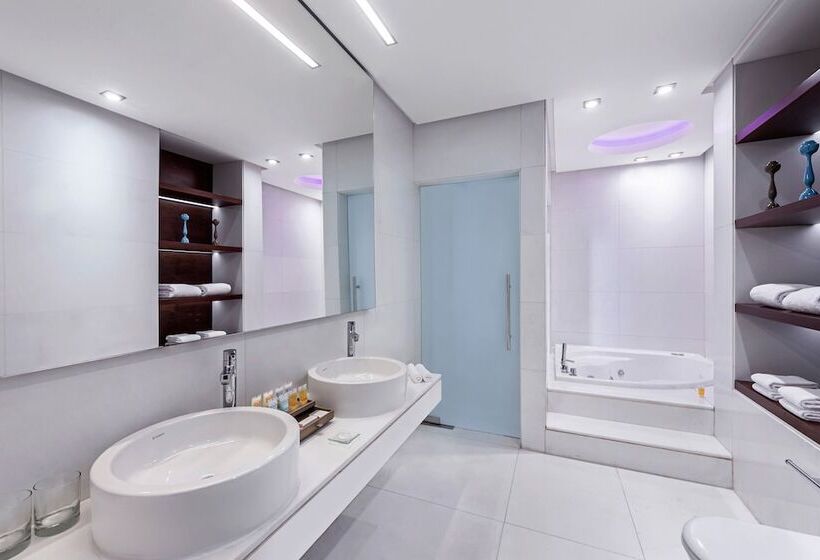 هتل Four Points By Sheraton Doha