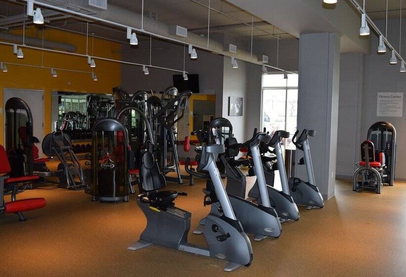 Отель Holiday Inn And Suites East Peoria, An Ihg