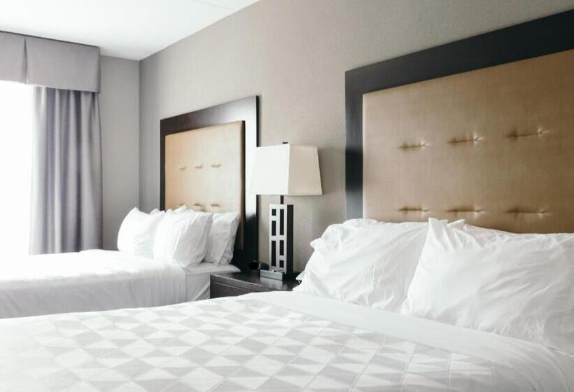 Отель Holiday Inn And Suites East Peoria, An Ihg