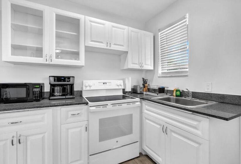 בית מלון כפרי Laguna Blu Beach