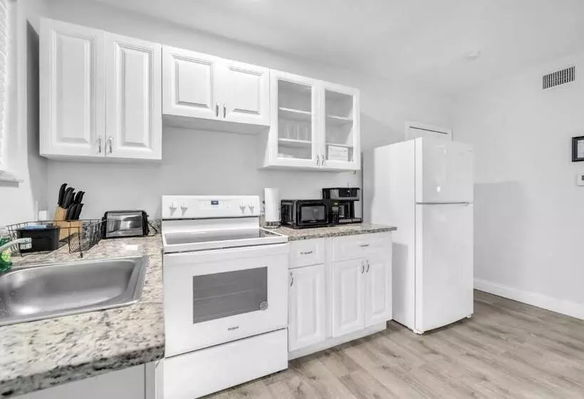 فندق Laguna Blu Beach