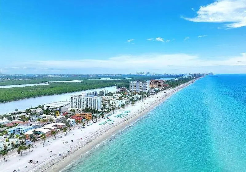ホテル Laguna Blu Beach