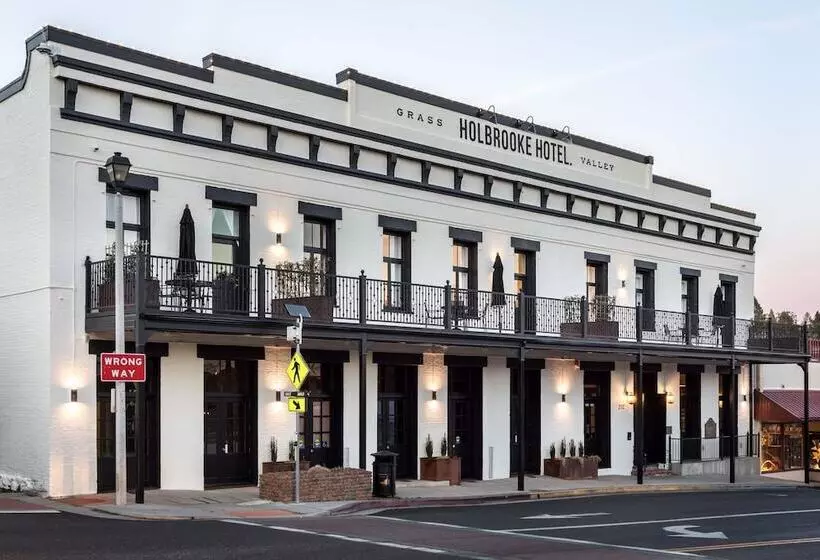 בית מלון כפרי The Holbrooke