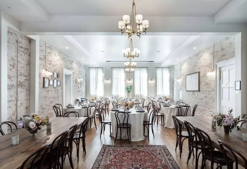 בית מלון כפרי The Holbrooke