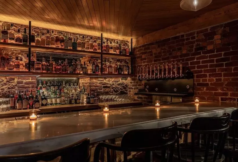 בית מלון כפרי The Holbrooke