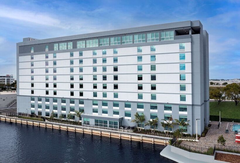 فندق Home2 Suites By Hilton Miami Airport South Blue Lagoon