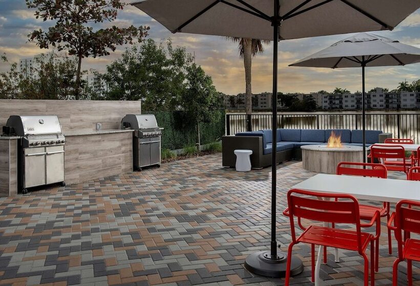 فندق Home2 Suites By Hilton Miami Airport South Blue Lagoon