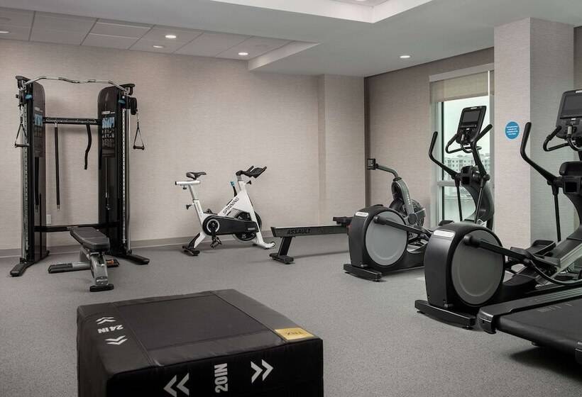 فندق Home2 Suites By Hilton Miami Airport South Blue Lagoon