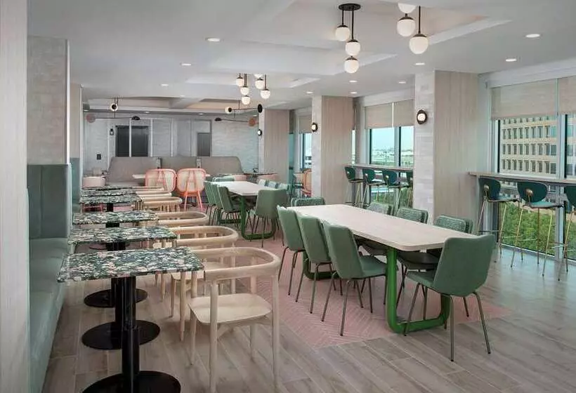 ホテル Home2 Suites By Hilton Miami Airport South Blue Lagoon