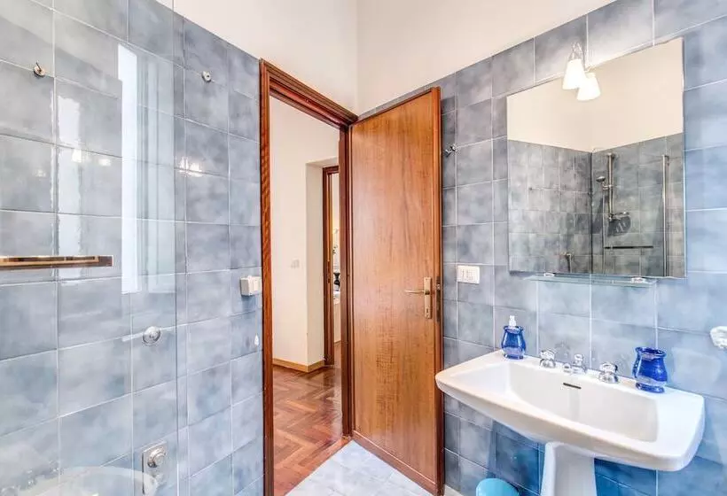 ベッドアンドブレックファースト Finally In Rome