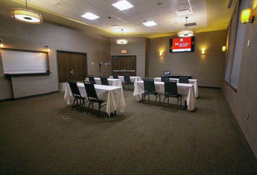 DoubleTree by Hilton Hotel Bemidji