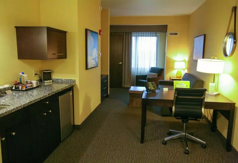 DoubleTree by Hilton Hotel Bemidji